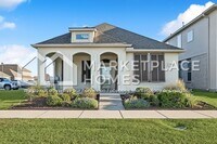 Building Photo - 129 Oak Landing Ln