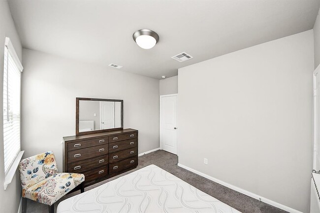 Building Photo - 2518 Terrace Point Dr