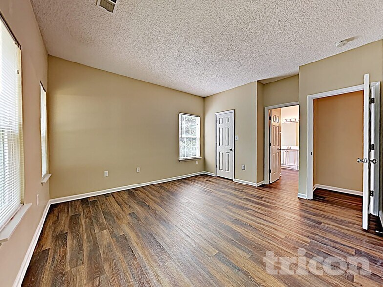 Building Photo - 9304 Twin Trail Dr