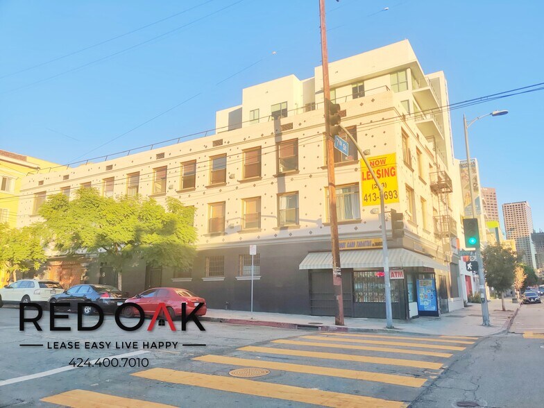 Building Photo - 692 Valencia St