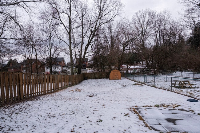 Building Photo - 373 New York Ave