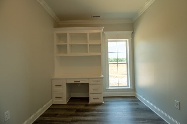 Building Photo - 935 S Cross Bridges Rd