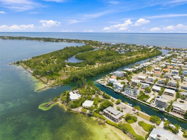 Building Photo - 203 Gulfview Dr