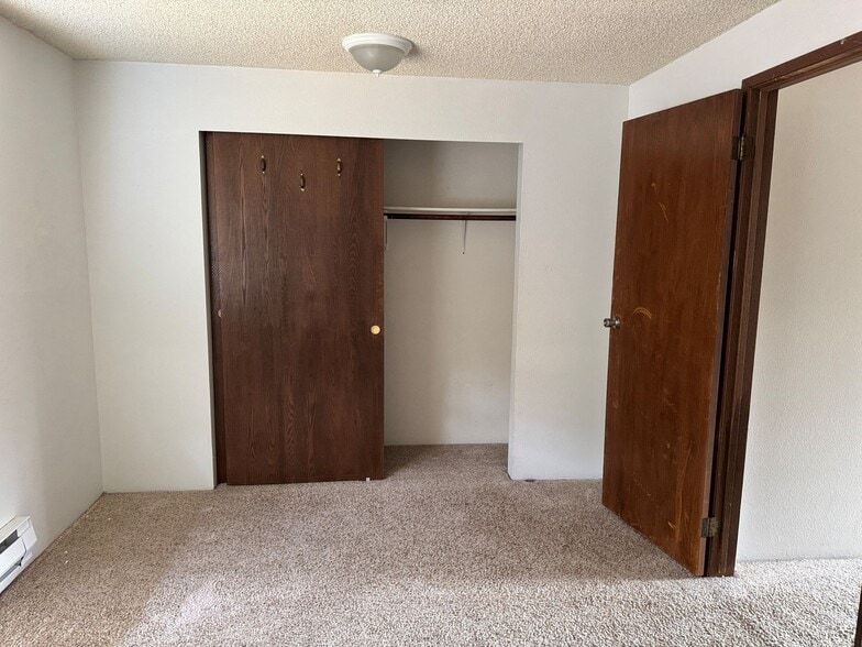 Building Photo - 675 SW Harrier Cir