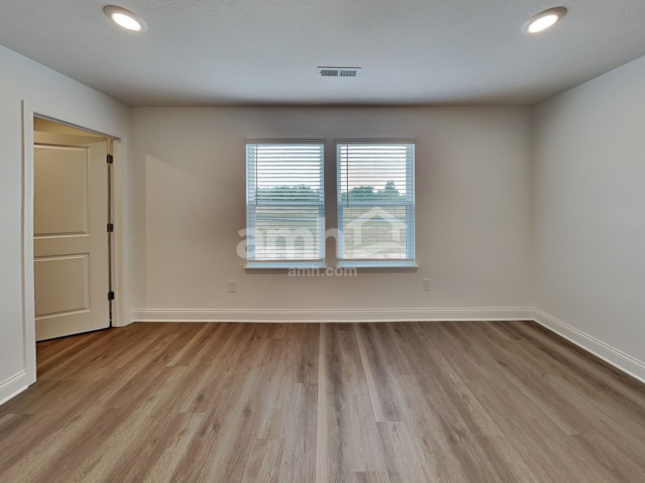 Building Photo - 9175 Henley Ave