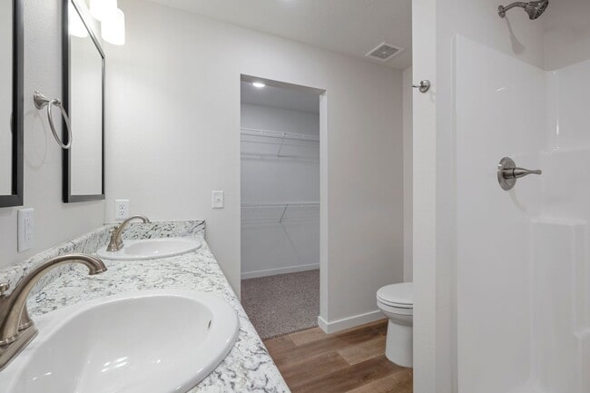 Building Photo - BRAND NEW 3 BEDROOM HOME - BOLIVAR, MO