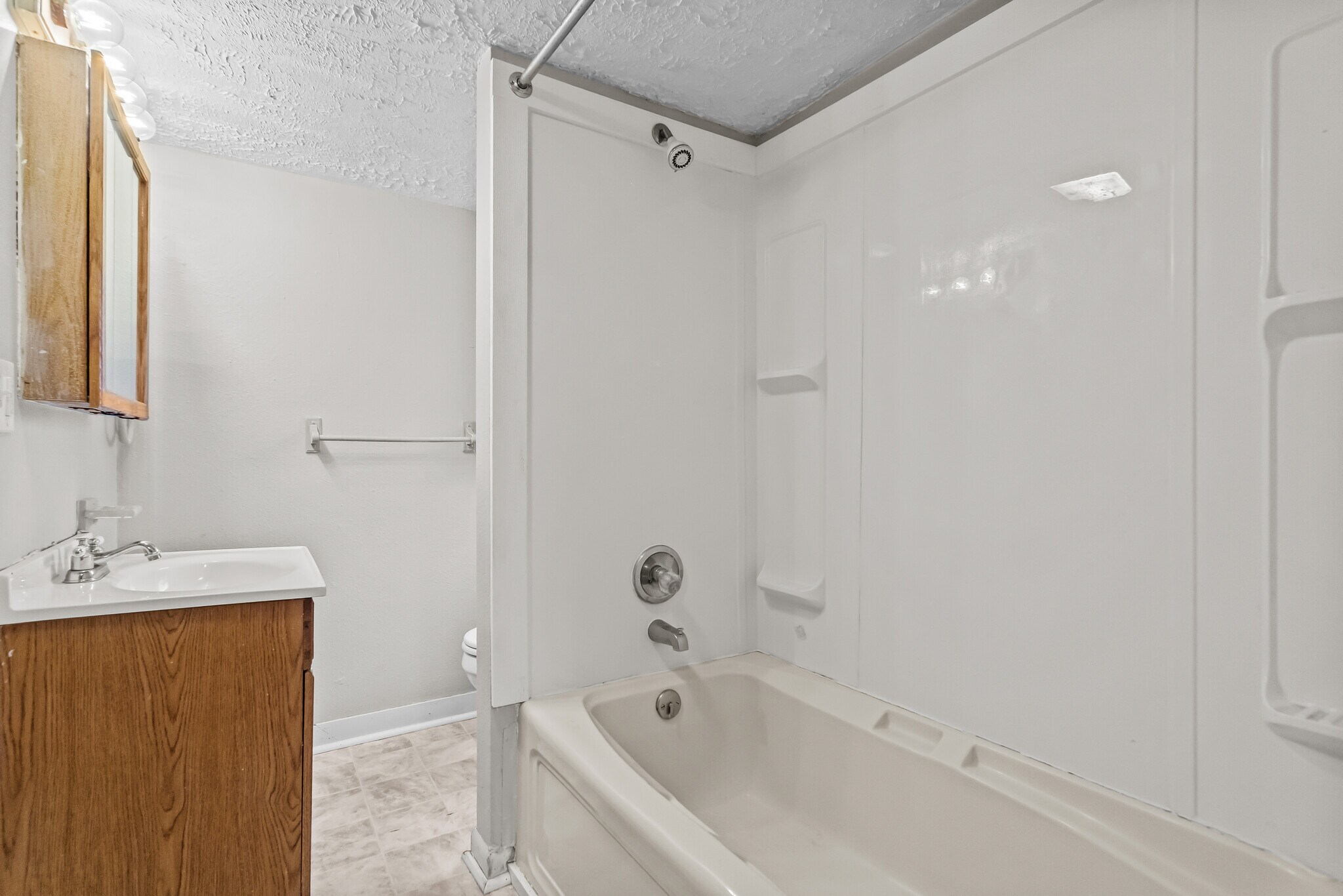 Building Photo - 1620 S Market St