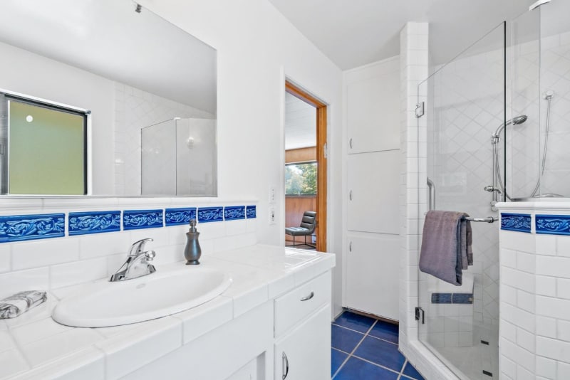 Building Photo - 115 Ortalon Cir