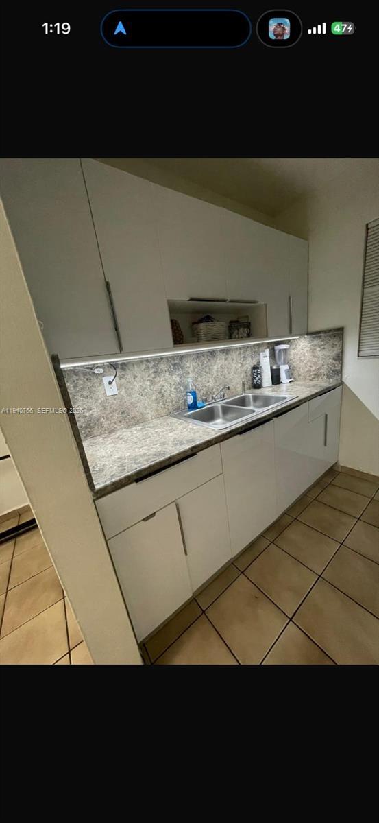 Building Photo - 4655 Palm Ave