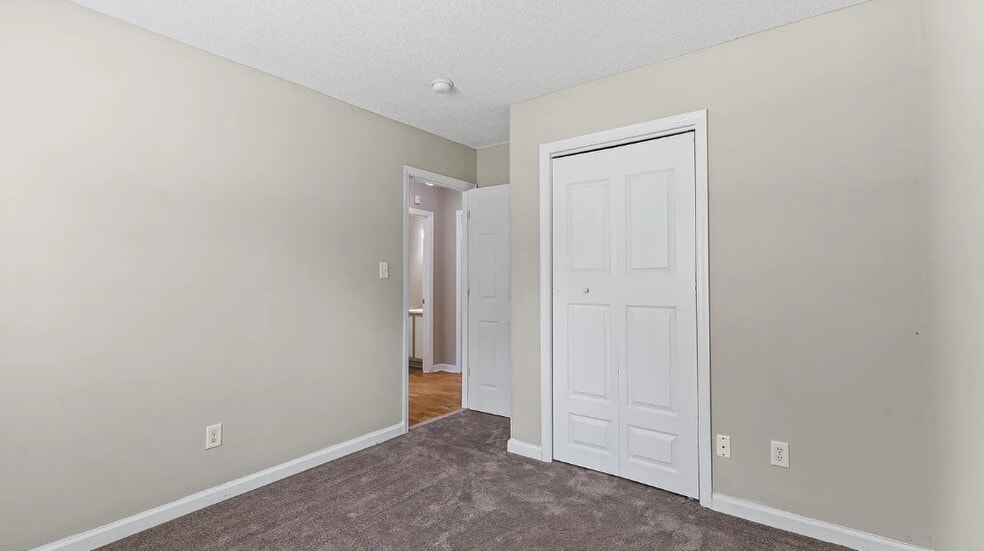 Building Photo - 122 Settlers Cir