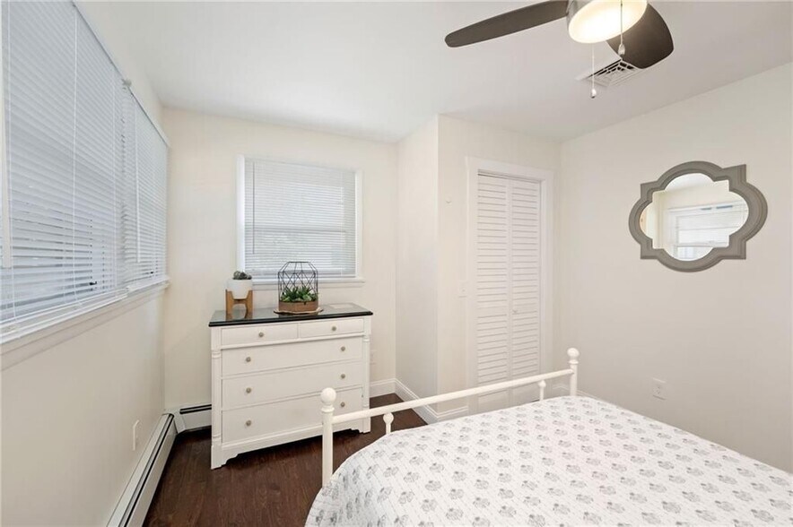 Building Photo - 9 Woodlund Ave