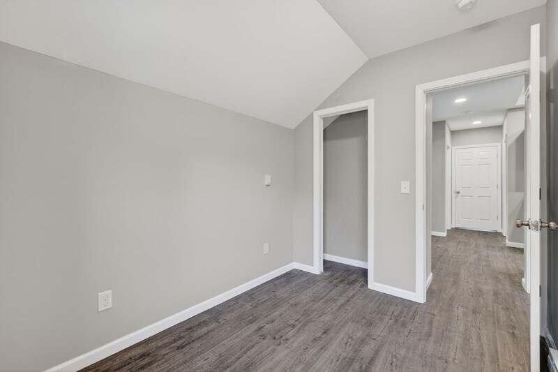 Building Photo - 158 Cliff St