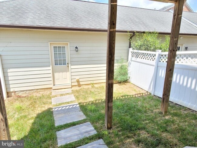 Building Photo - 3926 Shawfield Ln