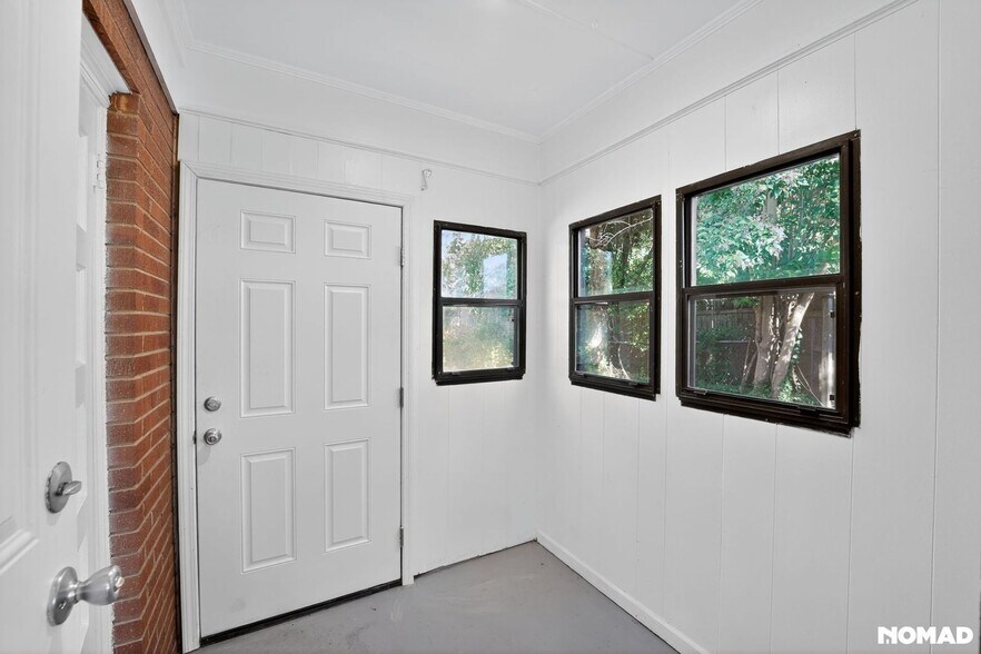 Building Photo - 4056 Whitehall Dr