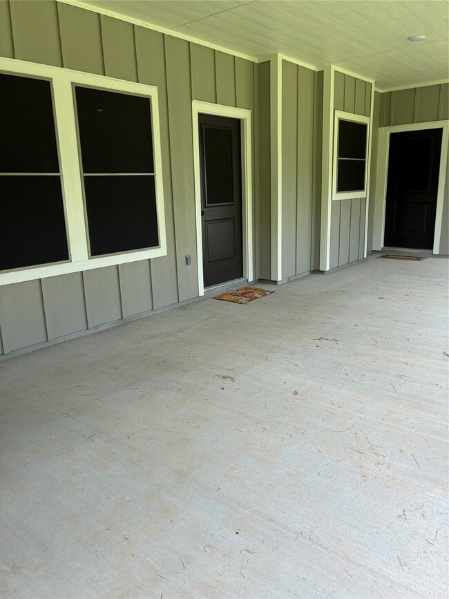 Building Photo - 347 Iron Horse Rd