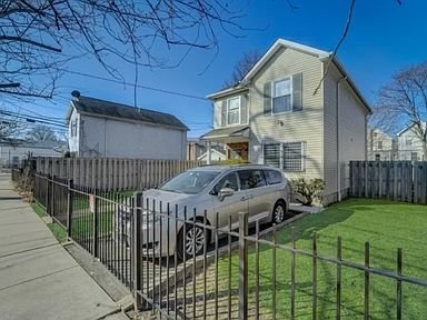 Building Photo - 453 S 17th St