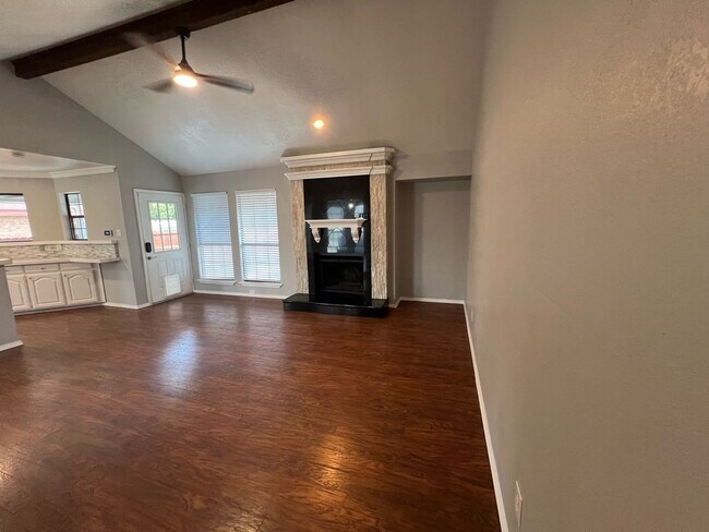 Building Photo - COMING SOON, JANUARY 10TH:  Beautifully Remodeled 3/2/2 Home, Generously updated Smart Home - For...