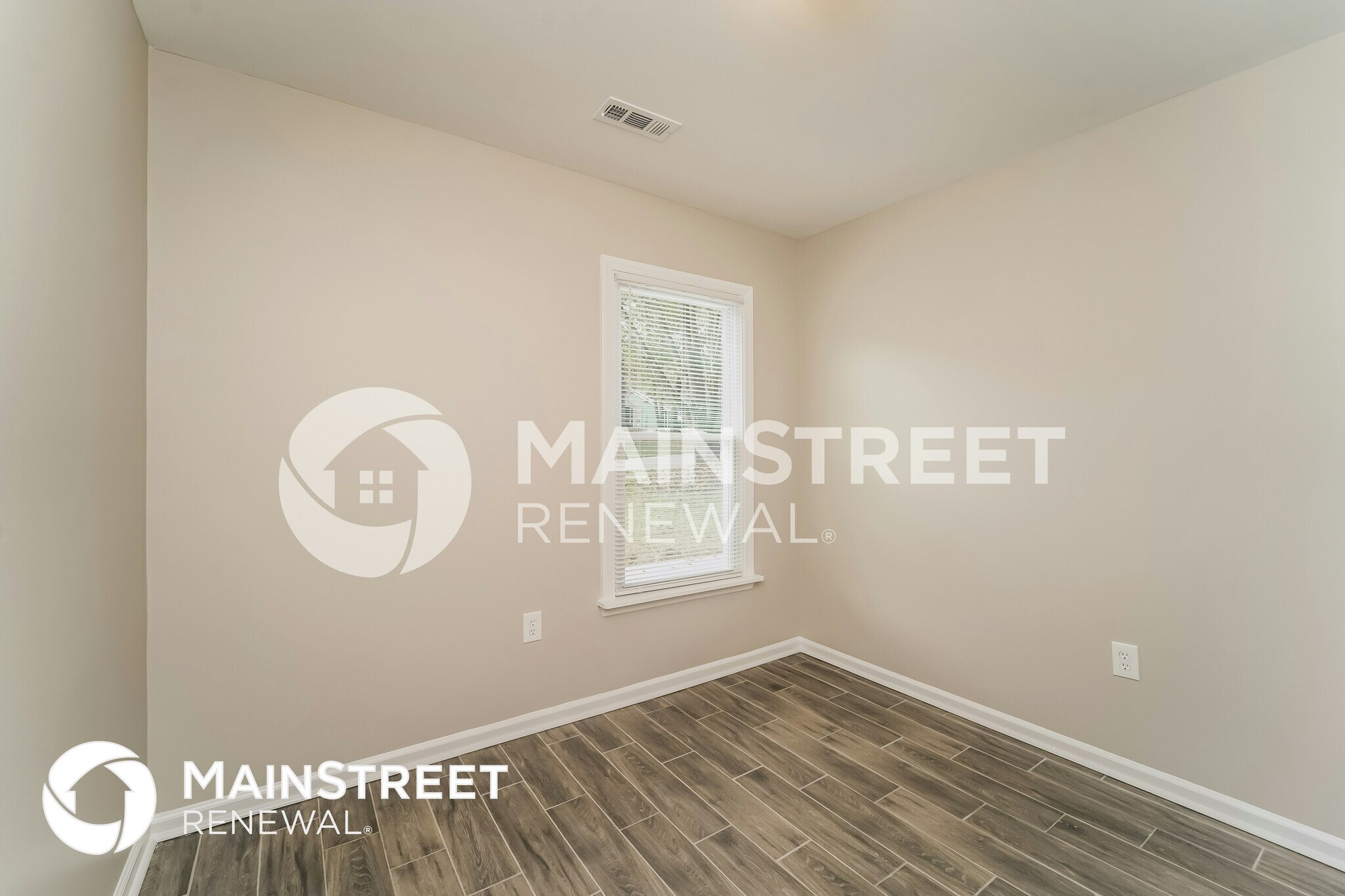 Building Photo - 8217 Meadowdale Ln
