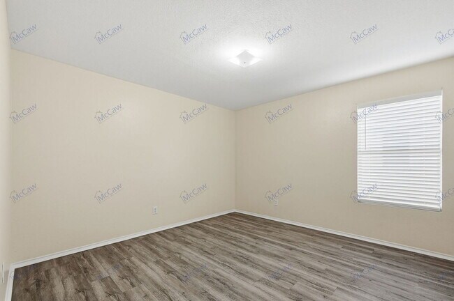 Building Photo - 2543 Barksdale Dr