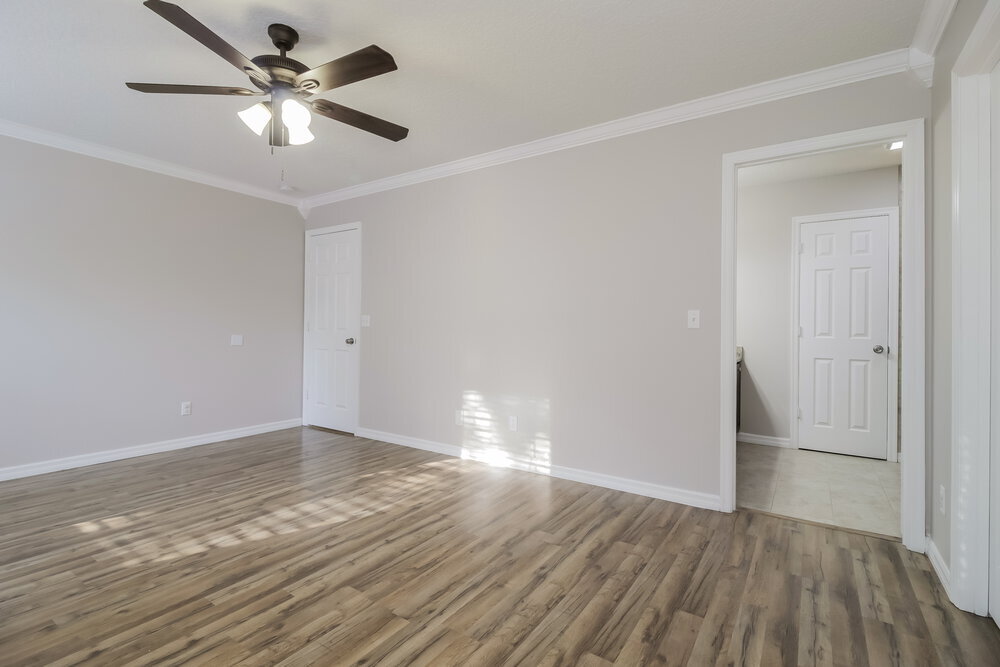 Building Photo - 395 Lancer Oak Dr