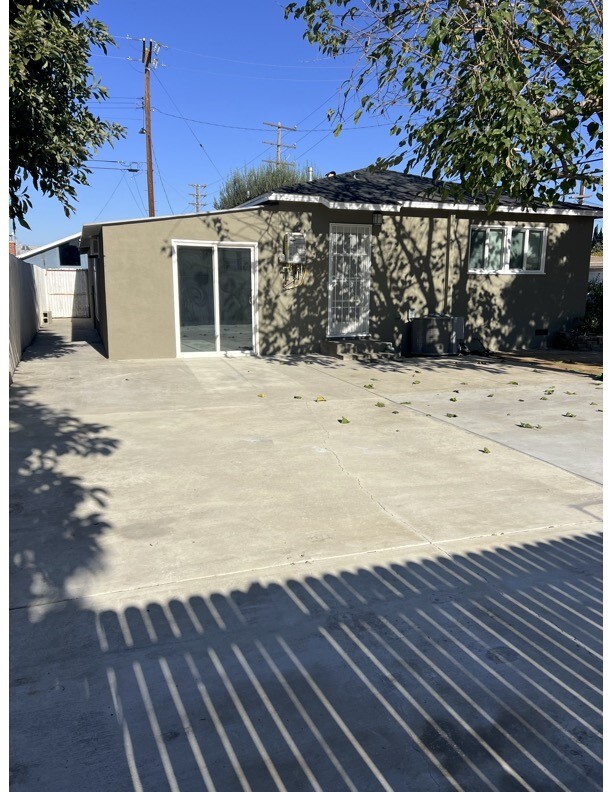 Building Photo - 8564 Cole St