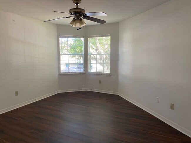 Building Photo - Stylish 2 Bed, 2 Bath Condo with New Vinyl Plank Flooring | Live the Resort Lifestyle at Bermuda ...