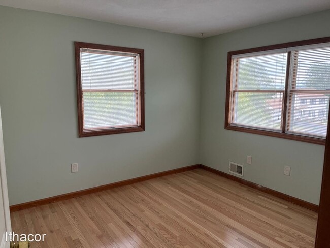 Building Photo - 3 br, 2.5 bath House - 169 Whitetail Dr