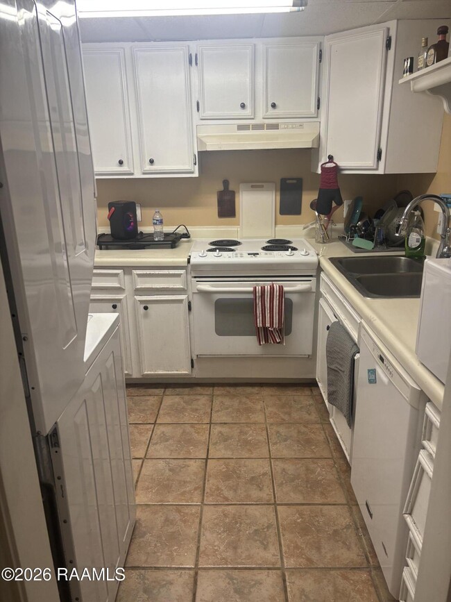 Building Photo - 1312 Dulles Dr