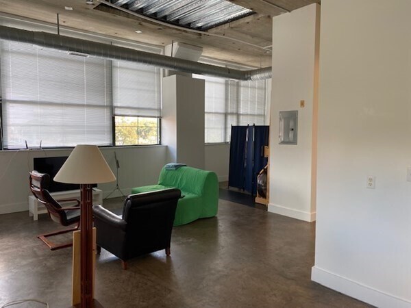 Building Photo - 21 Illinois St