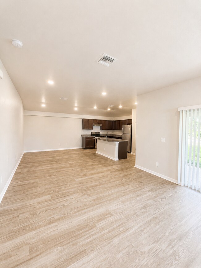Building Photo - Modern Duplex Available Now
