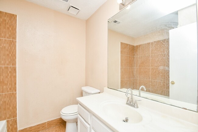 Building Photo - 11706 Spring Grove Dr