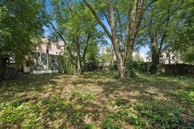 Building Photo - 414 Monastery Pl