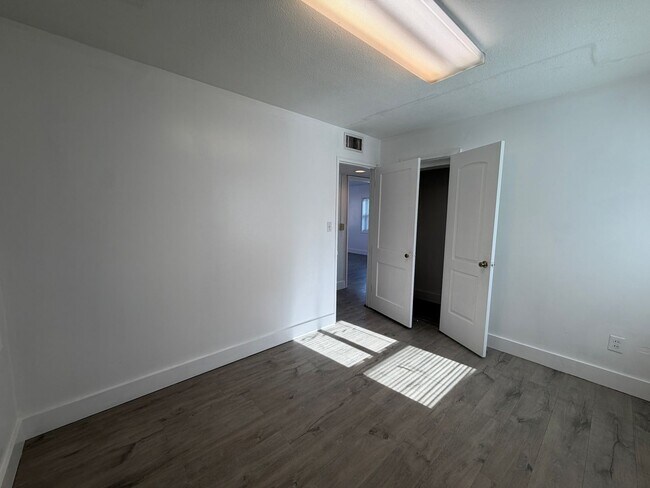 Building Photo - 4022 Emerson St