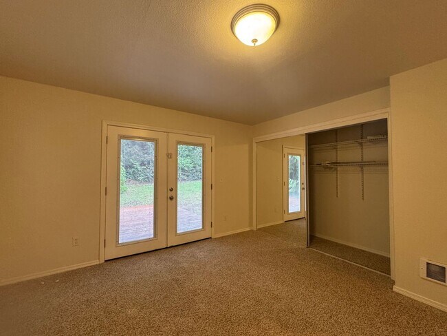 Building Photo - Home Sweet Home! 2 bedroom in Gig Harbor!