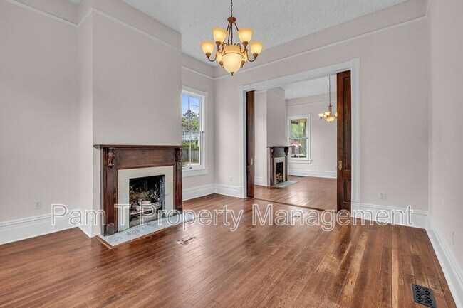 Building Photo - 201 W 37th St