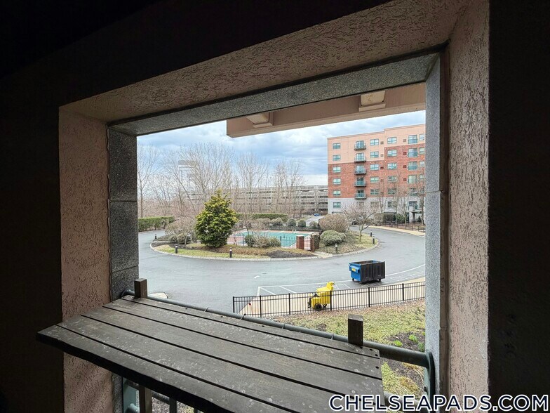 Building Photo - 165 Cottage St