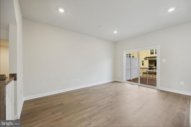 Building Photo - 223 Avalon Dr