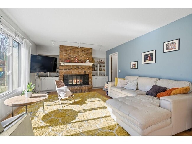 Building Photo - 10427 Brown Farm Cir