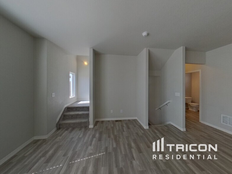 Building Photo - 818 Grissom Dr.
