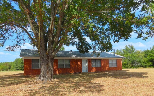 Building Photo - Country Living in Arp! 3 Bedroom, 1 Bath H...