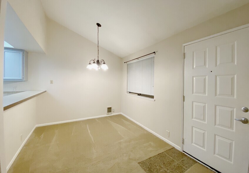 Building Photo - 14625 SW Grayling Ln