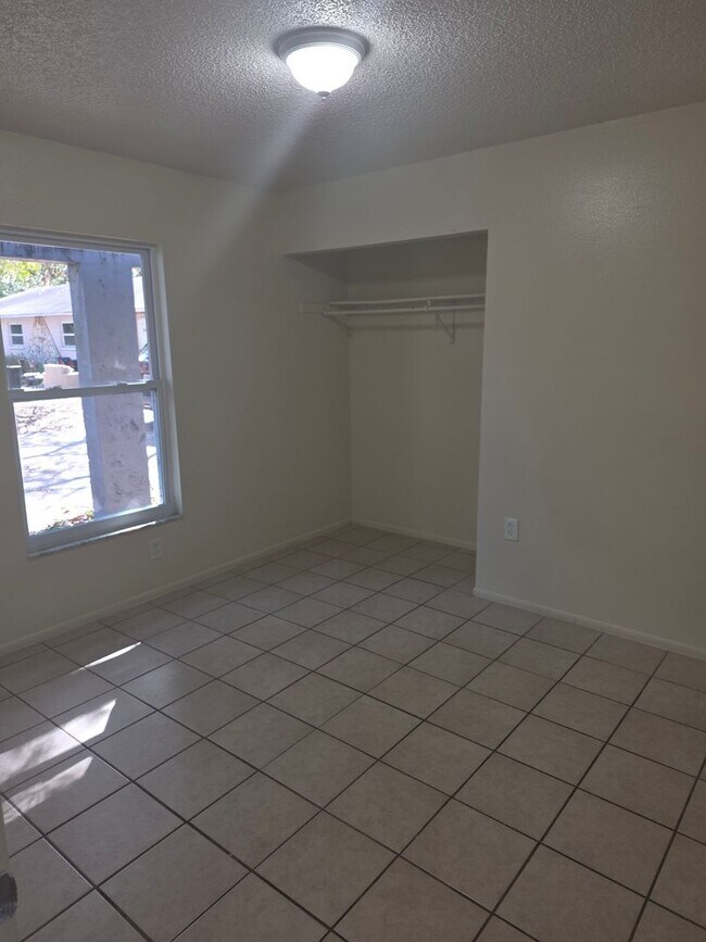 Building Photo - 3/2 DUPLEX