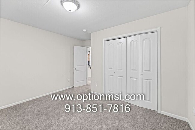 Building Photo - Beautifully Updated Liberty Home in a Prime Location!