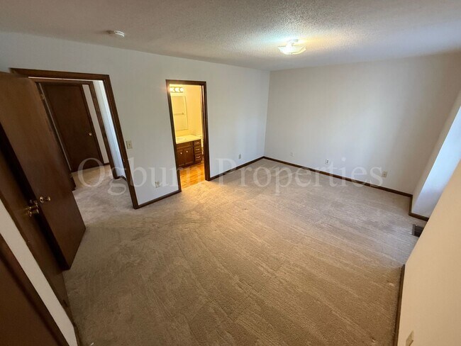 Building Photo - 1906 Winding Ridge Rd