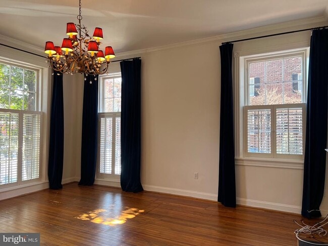 Building Photo - 3267 N St NW