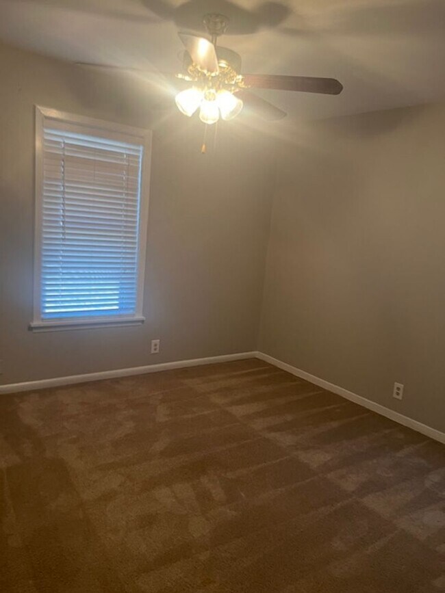 Building Photo - 2 Bedroom 1 Bathroom Georgetown Home