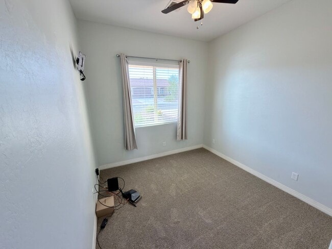 Building Photo - 6096 Laguna Ln