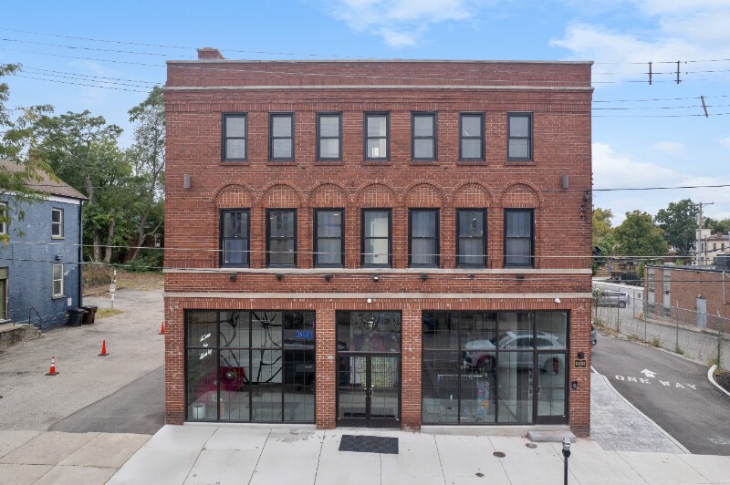 Building Photo - 6011 Madison Rd