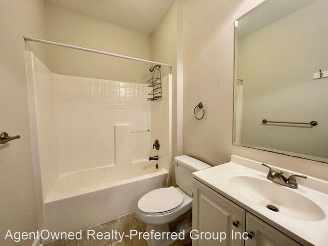 Building Photo - 3 br, 2 bath House - 1025 Riverland Woods ...