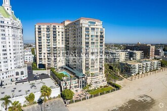 Building Photo - Luxury Ocean Front High Rise Condo with St...